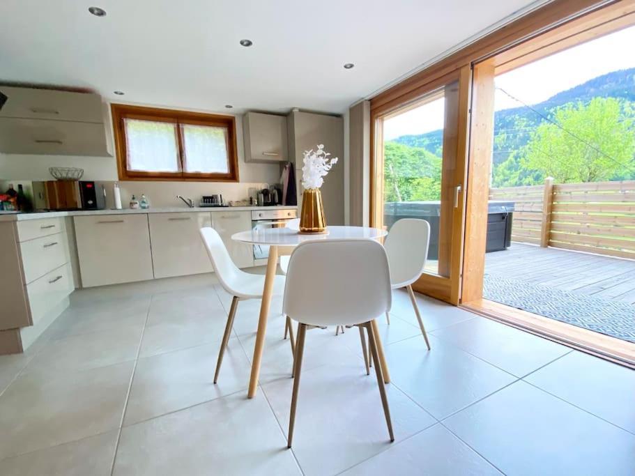 Androsace Appartement Dans Chalet Bois Avec Jacuzzi Privatif Terrasse Et Vue Montagne Les Villards-sur-Thones Экстерьер фото